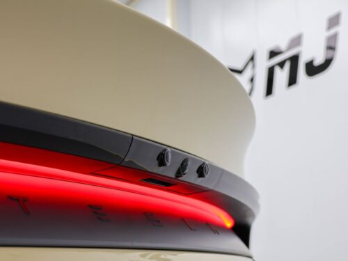 Model y 改色犀牛皮 膜研所 薩哈拉黃