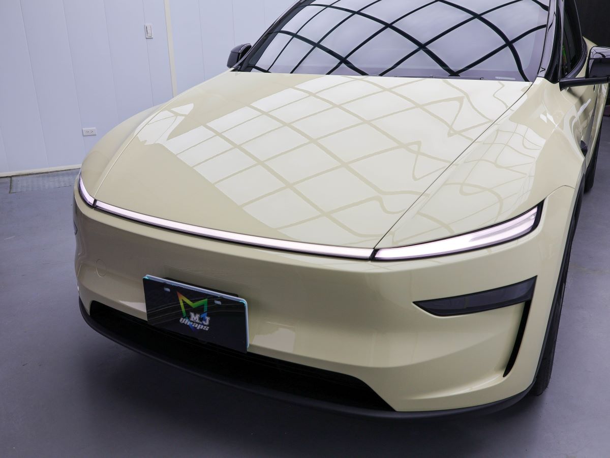 Model y 改色犀牛皮 膜研所 薩哈拉黃