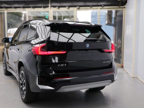 BMW IX1 亮面犀牛皮